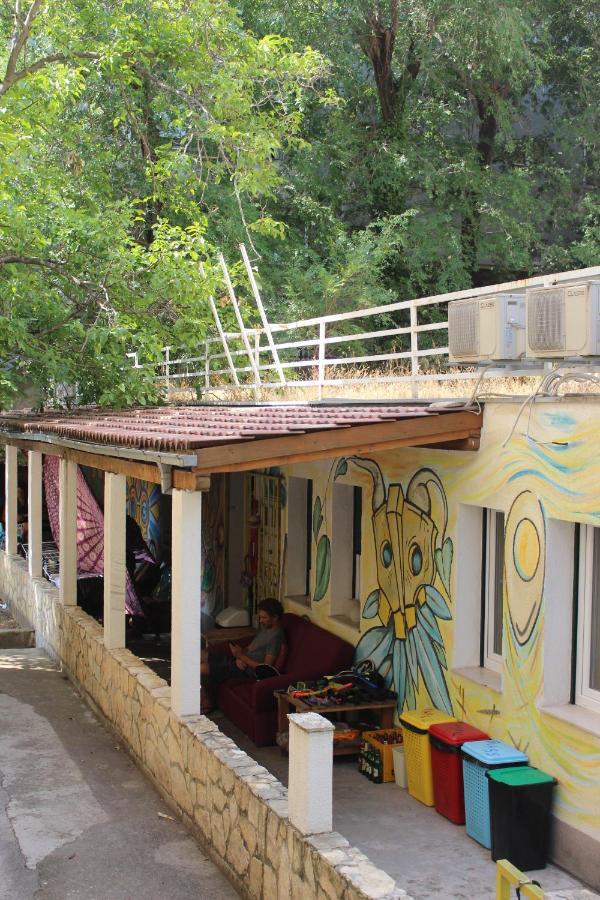 Outlanders Tribe Hostel Split Exterior foto